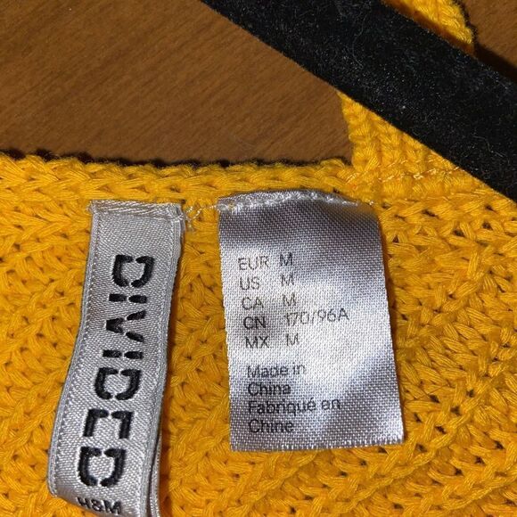 Divided bright yellow criss cross back sweater size meduim - Picture 3 of 4